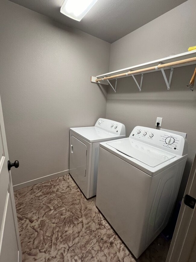 Building Photo - 511 F St NE