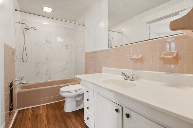 Building Photo - 1113 Camden Ave