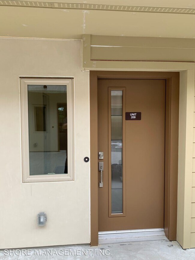 Building Photo - 808 Reed Ave