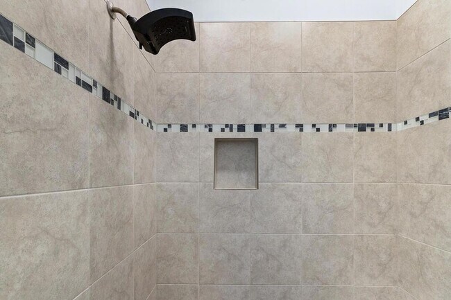 Building Photo - 2590 Bella Vista Cir