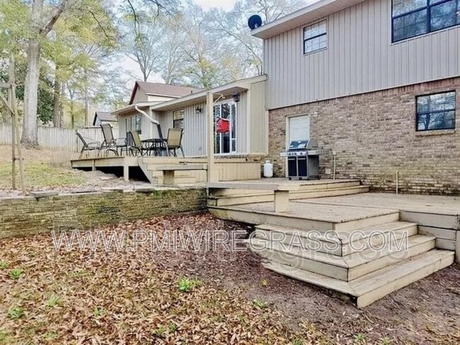 Building Photo - 401 Wildwood Dr