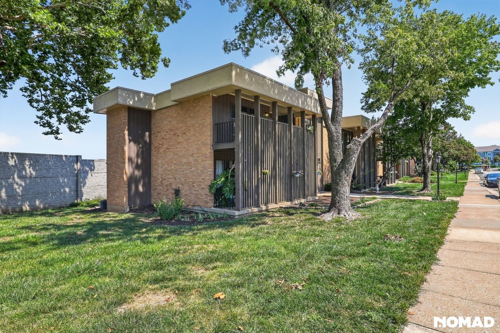 Building Photo - 410 W 104th St
