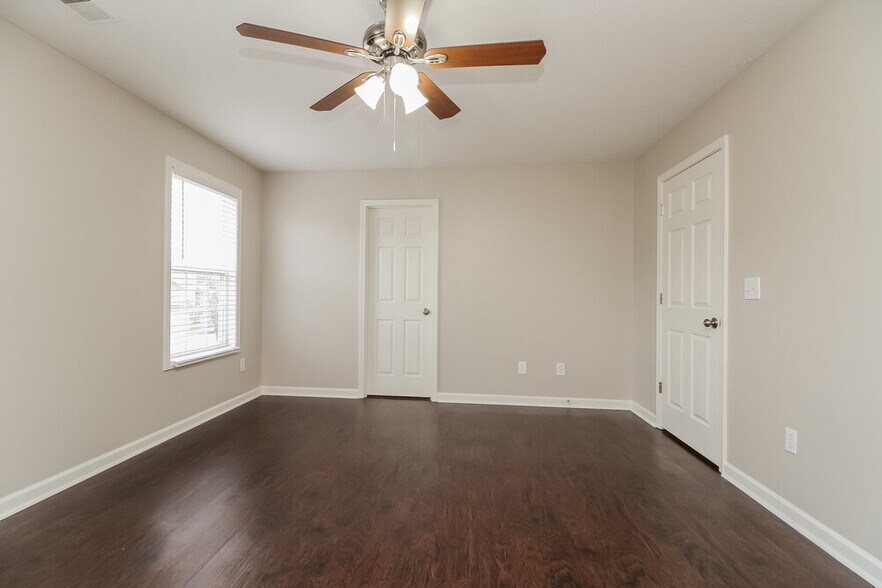 Building Photo - 3609 Bentfield Dr