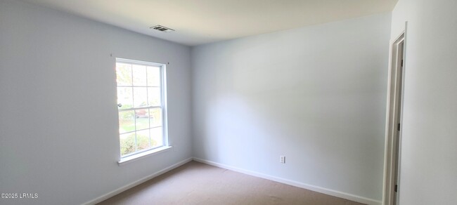 Building Photo - 17 Harbison Pl