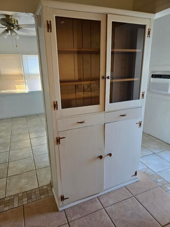 Building Photo - 3556 E Fairmount St