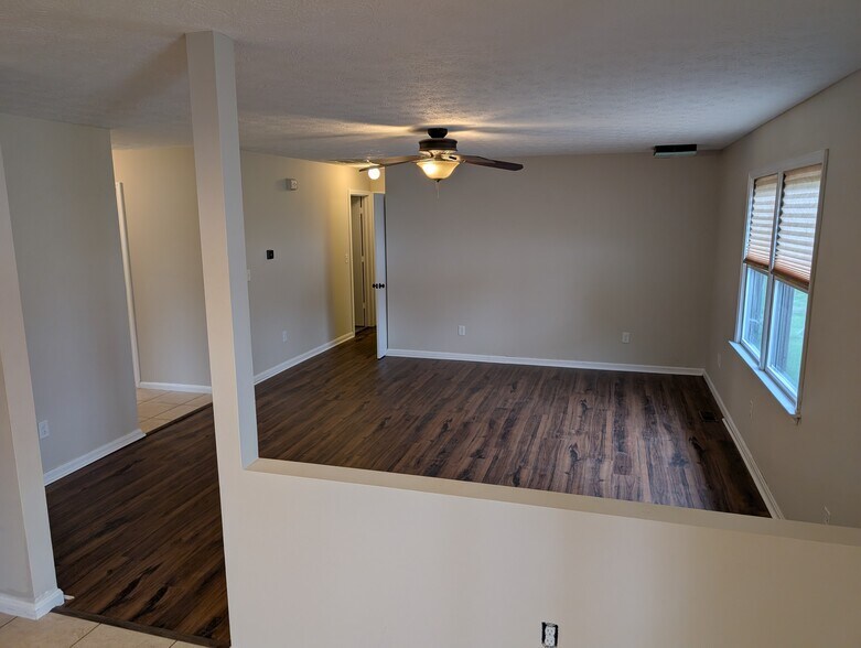 Building Photo - 3980 Apache Trl