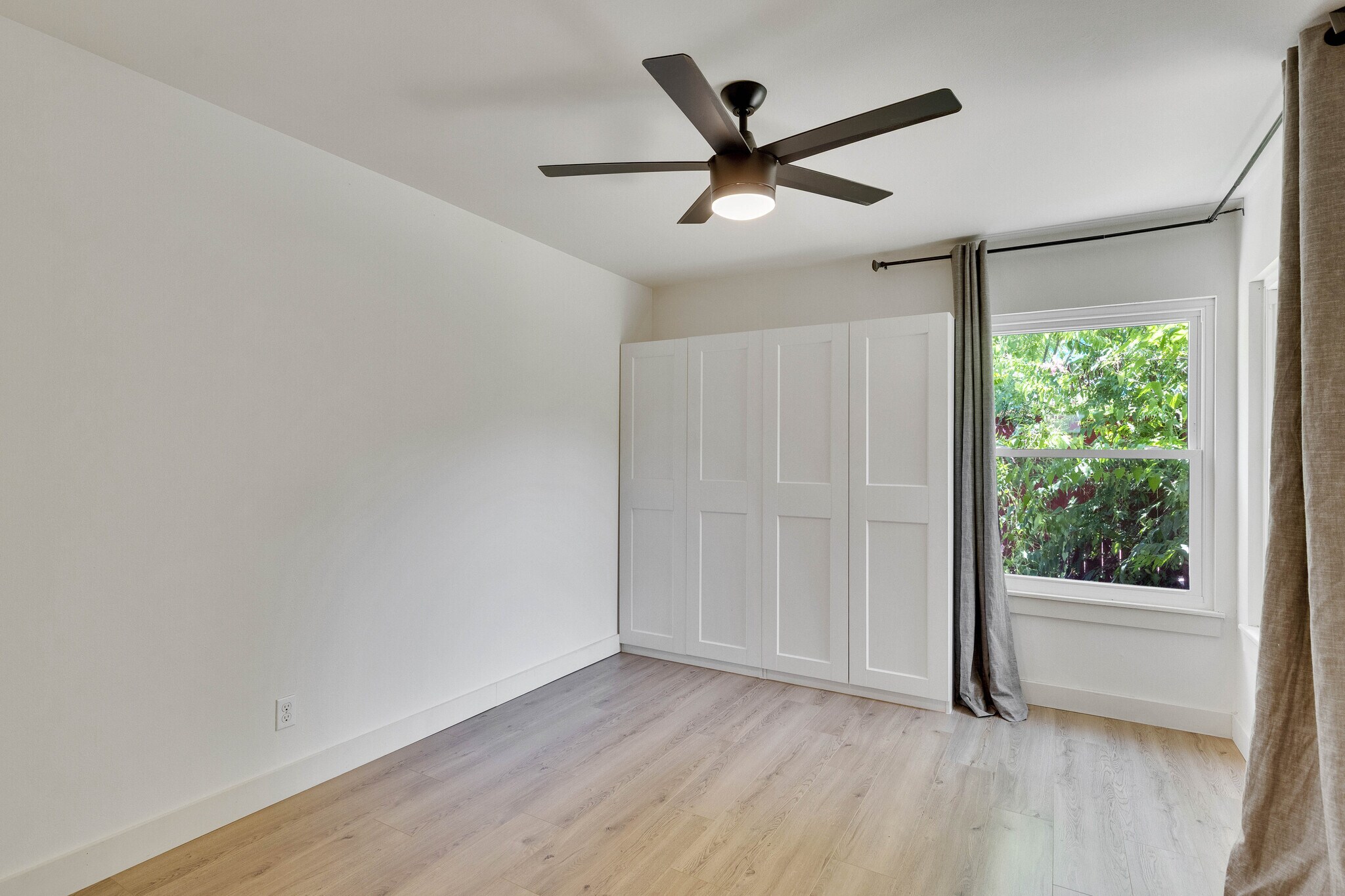 Vacant Primary Bedroom bonus wardrobe - 2102 Bristol Dr