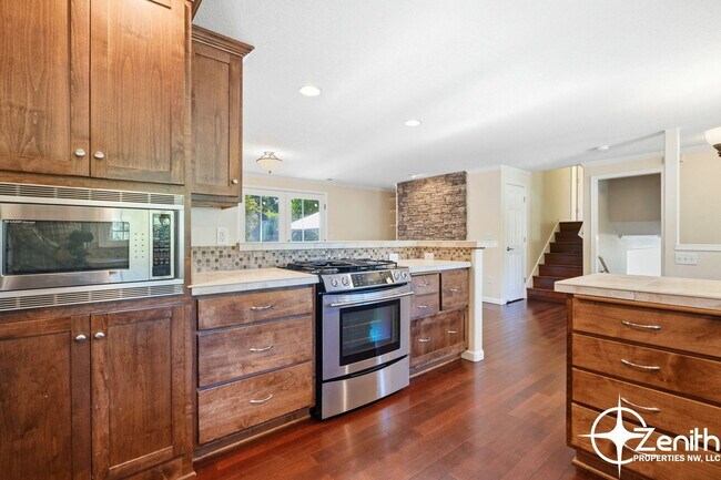 Building Photo - 2409 SE 139th Ave