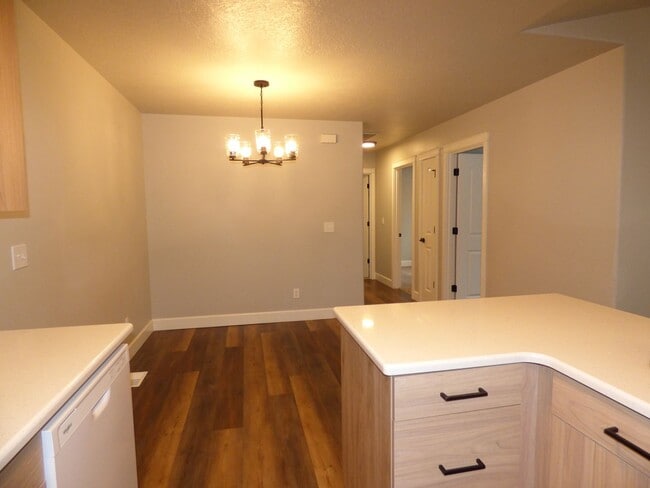 Building Photo - 3576-3578 Fisher Ct NE Salem, OR 97305
