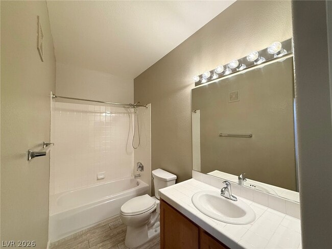 Building Photo - 2113 Echo Bay St