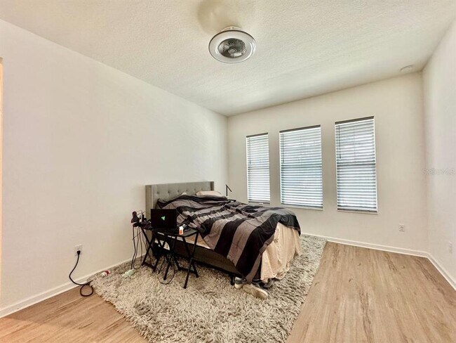 Building Photo - 827 Winterside Dr