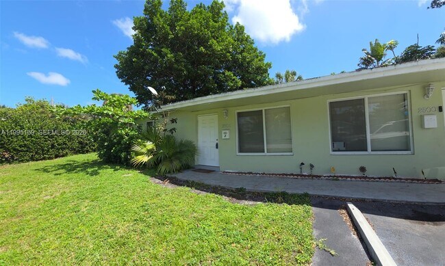 Building Photo - 2504 NW 9th Ln