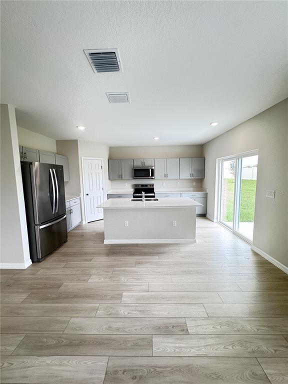 Building Photo - 4039 Gardenia Ave