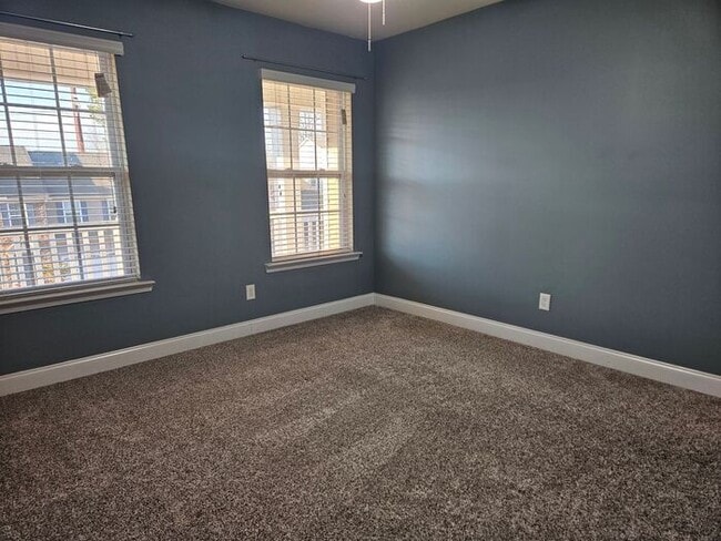 Building Photo - Beautiful Wellesley Home with a Corner Lot