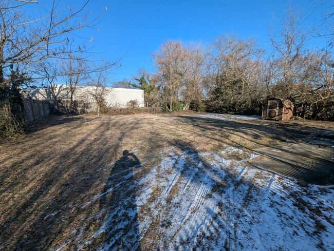 Building Photo - 116 N New Rd