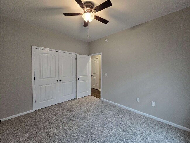 Building Photo - Beautiful 3-Bedroom Home with Bonus Room, Modern Finishes & a Huge Fenced Backyard