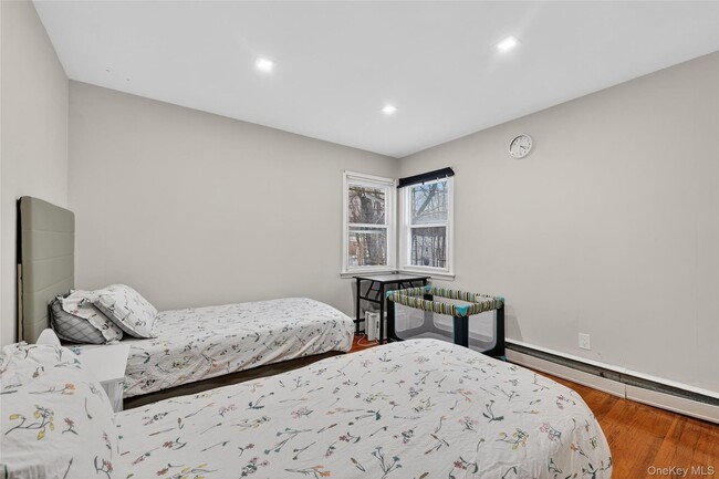 Building Photo - 28 Edward Ave