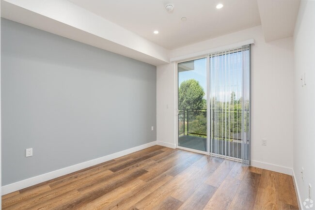 Building Photo - 8940 Reseda Blvd