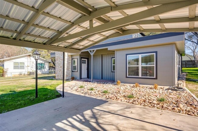 Building Photo - 809 N West St