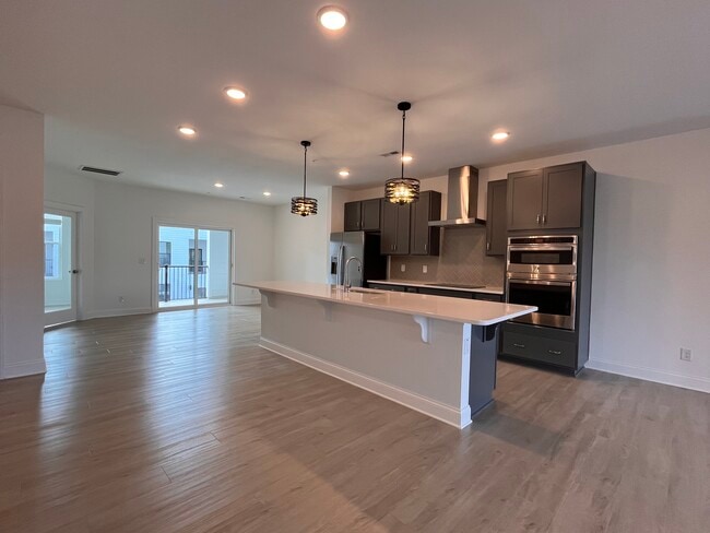 Building Photo - 1204 S Person St