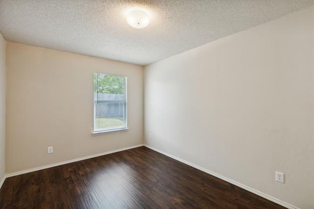 Building Photo - 9916 Nixon Dr