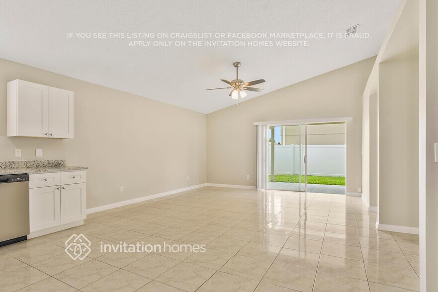 Building Photo - 6558 Cherry Grove Cir