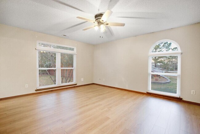 Building Photo - Community Water Access! Gorgeous Home!