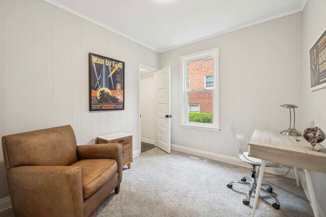 Building Photo - 2429 Central St