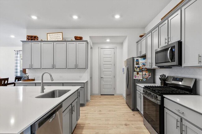 Building Photo - 2117 Centerline Ln