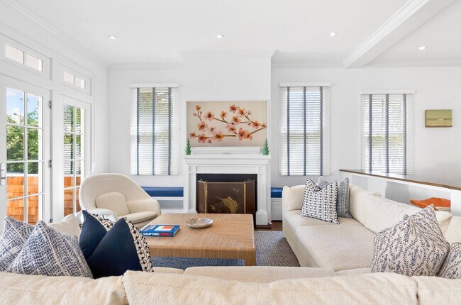 Building Photo - 133-135 Toylsome Ln