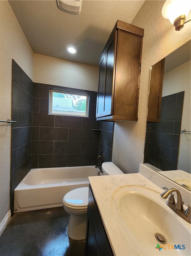 Building Photo - 184 E Torrey St