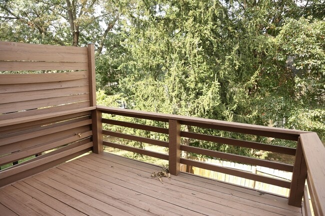 Building Photo - 3 Bedroom Townhouse in Minor Hill