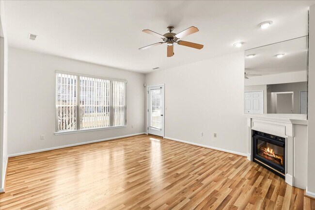 Building Photo - 17104 Chesapeake Cir