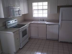 Primary Photo - 810 Meadowbrook Dr
