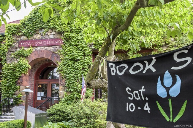 Building Photo - 19 Bridge St