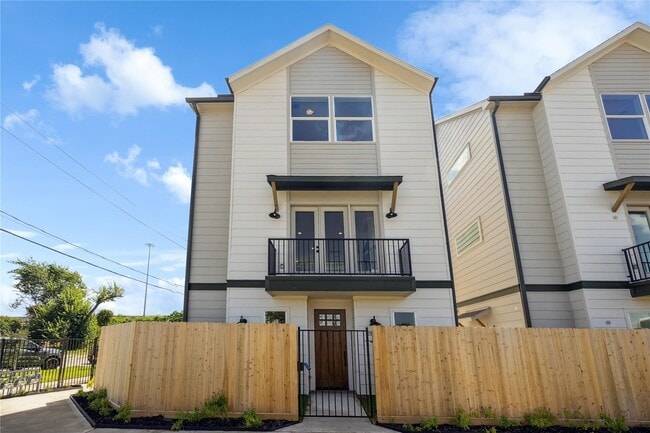 Building Photo - 2810 Mills St