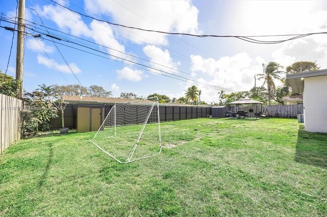 Building Photo - 9570 Jamaica Dr