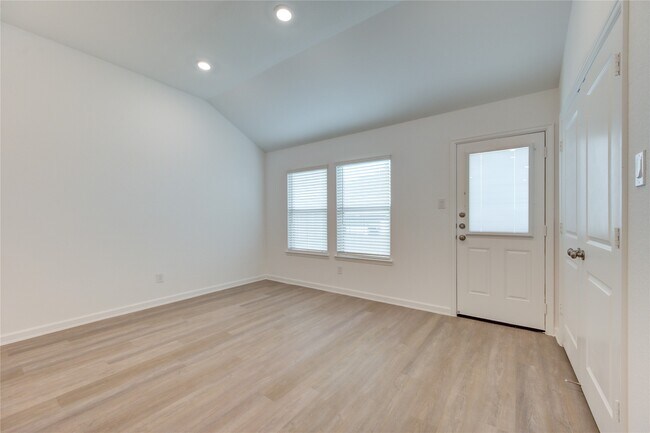 Building Photo - 5607 Rock Head Rnch Trl