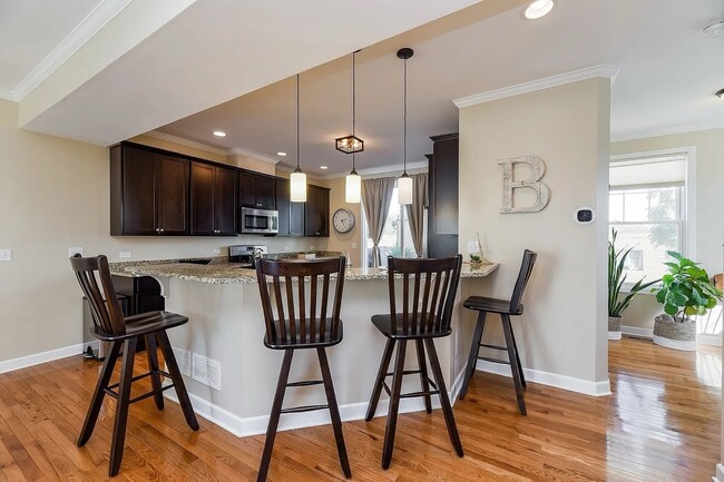 Building Photo - 415 N President St