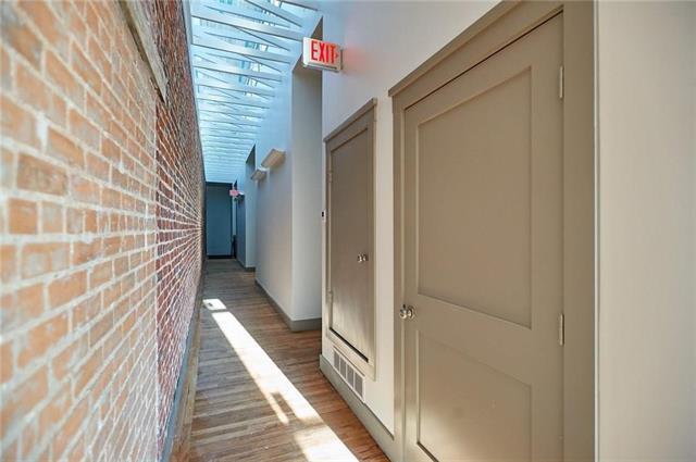 Building Photo - 200 W Brown St