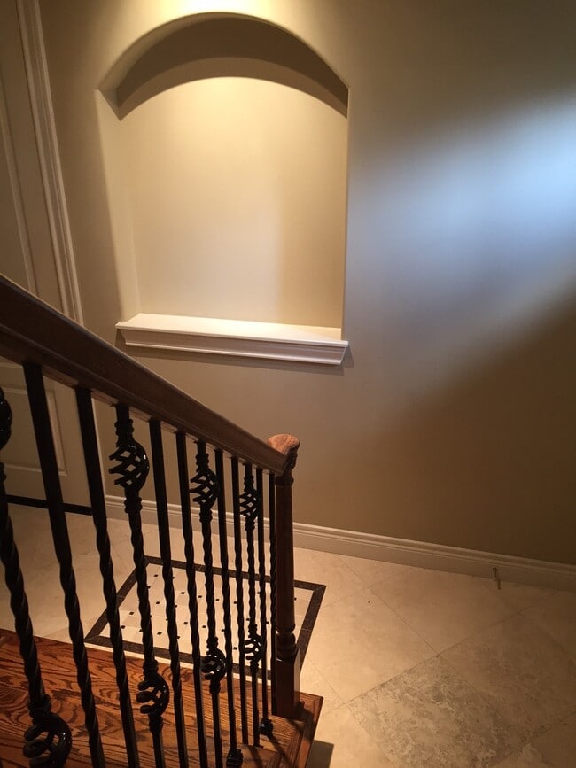 Building Photo - 4013 Bellefontaine