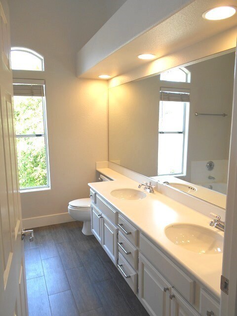 Building Photo - Stunning Home in Gated Community of Southridge Oceanside!
