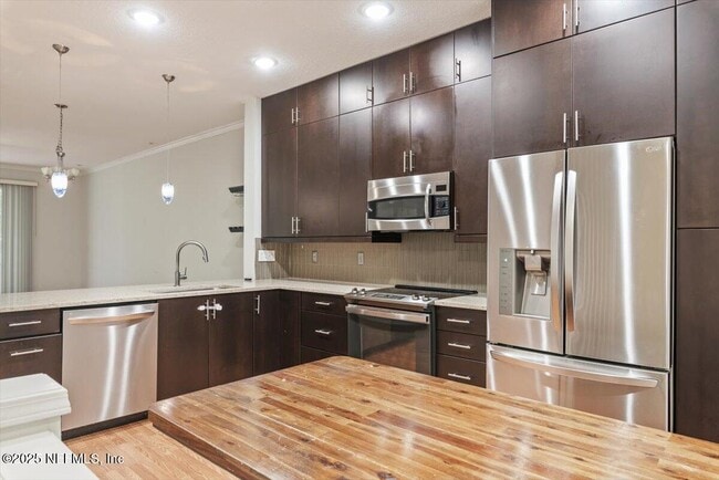 Building Photo - 7552 Scarlet Ibis Ln