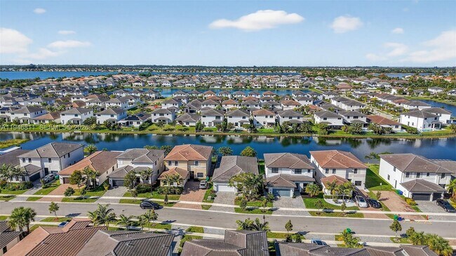 Building Photo - 4398 SW 173rd Ave