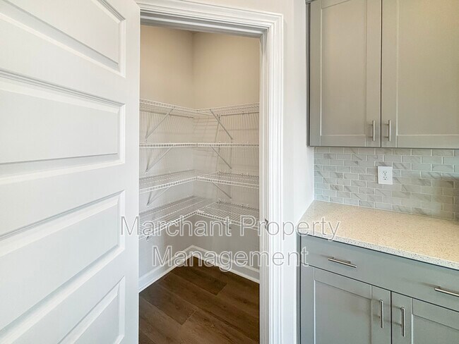 Building Photo - 760 Penfold Pt