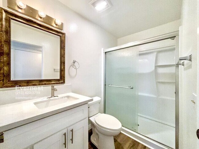 Building Photo - Lovely 2-Bed, 2-Bath Condo with Great Loca...