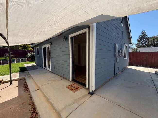 Building Photo - 7210 Zelinda Dr