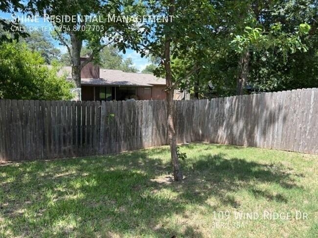 Building Photo - 109 Wind Ridge Dr