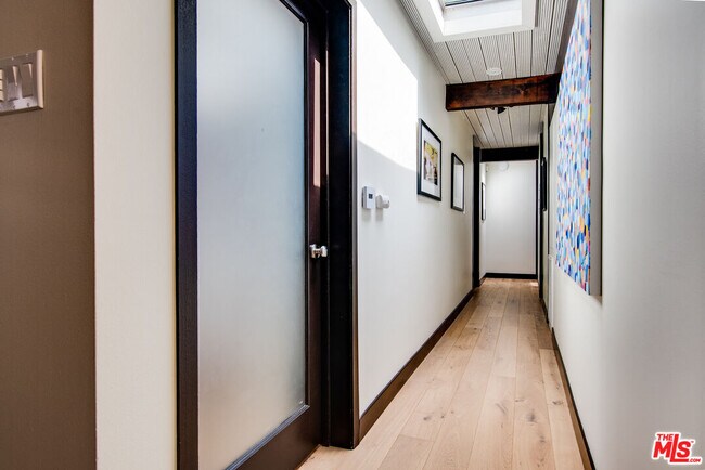 Building Photo - 9624 Yoakum Dr