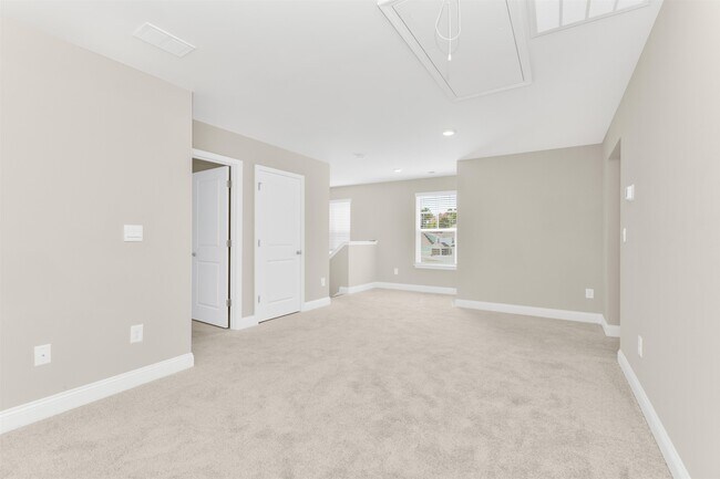 Building Photo - 7068 Shooting Star Way
